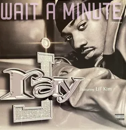 Wait a Minute von Lil’ Kim – Cover
