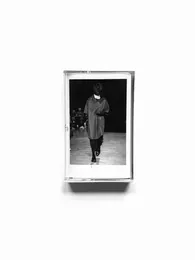 Kiko Kostadinov 00072019 “Midnight Stripe”, look 5 von Runway – Album Cover