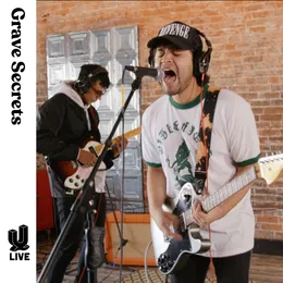 Grave Secrets on Unquiet Live von Grave Secrets – Cover