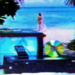 LUXURY T.V von CD – Album Cover
