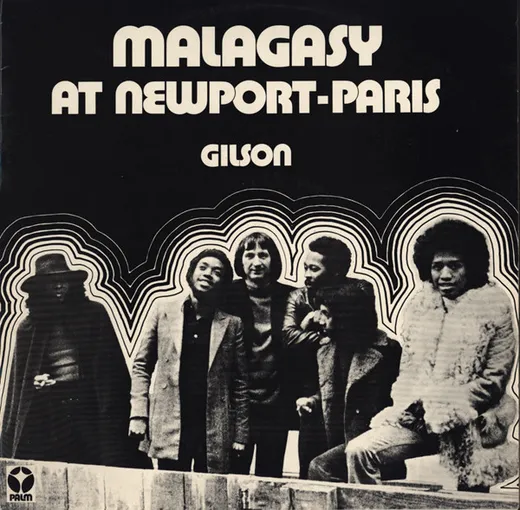 At Newport-Paris
