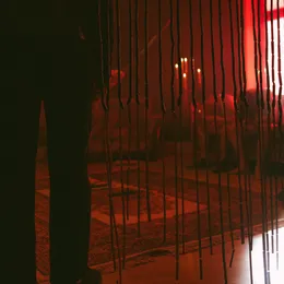 aldri fornøyd von Flus – Cover