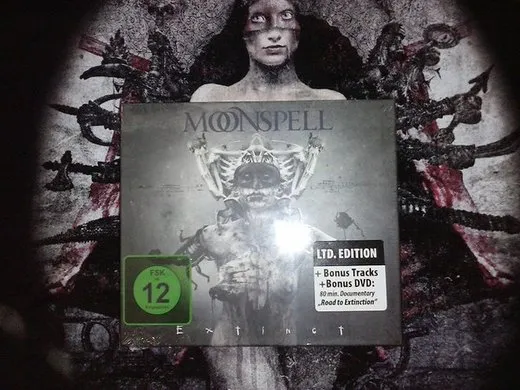 Extinct von Moonspell – Album Cover