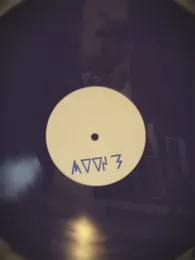"L U II" - II Remix/outtakes von Moon B – Cover