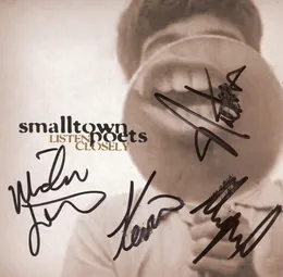 Listen Closely von Smalltown Poets – Album Cover