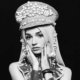 Am I a Girl? von Poppy – Album Cover