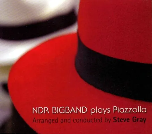 Plays Piazzolla