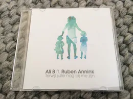 Terwijl jullie nog bij me zijn von Ali B – Album Cover