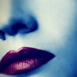 While Your Lips Are Still Red von LEAH – Album Cover