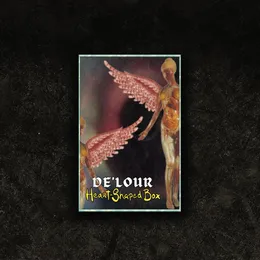 Heart‐Shaped Box von De’Lour – Cover