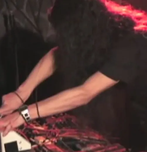 Live at Zher the Zoo 2005